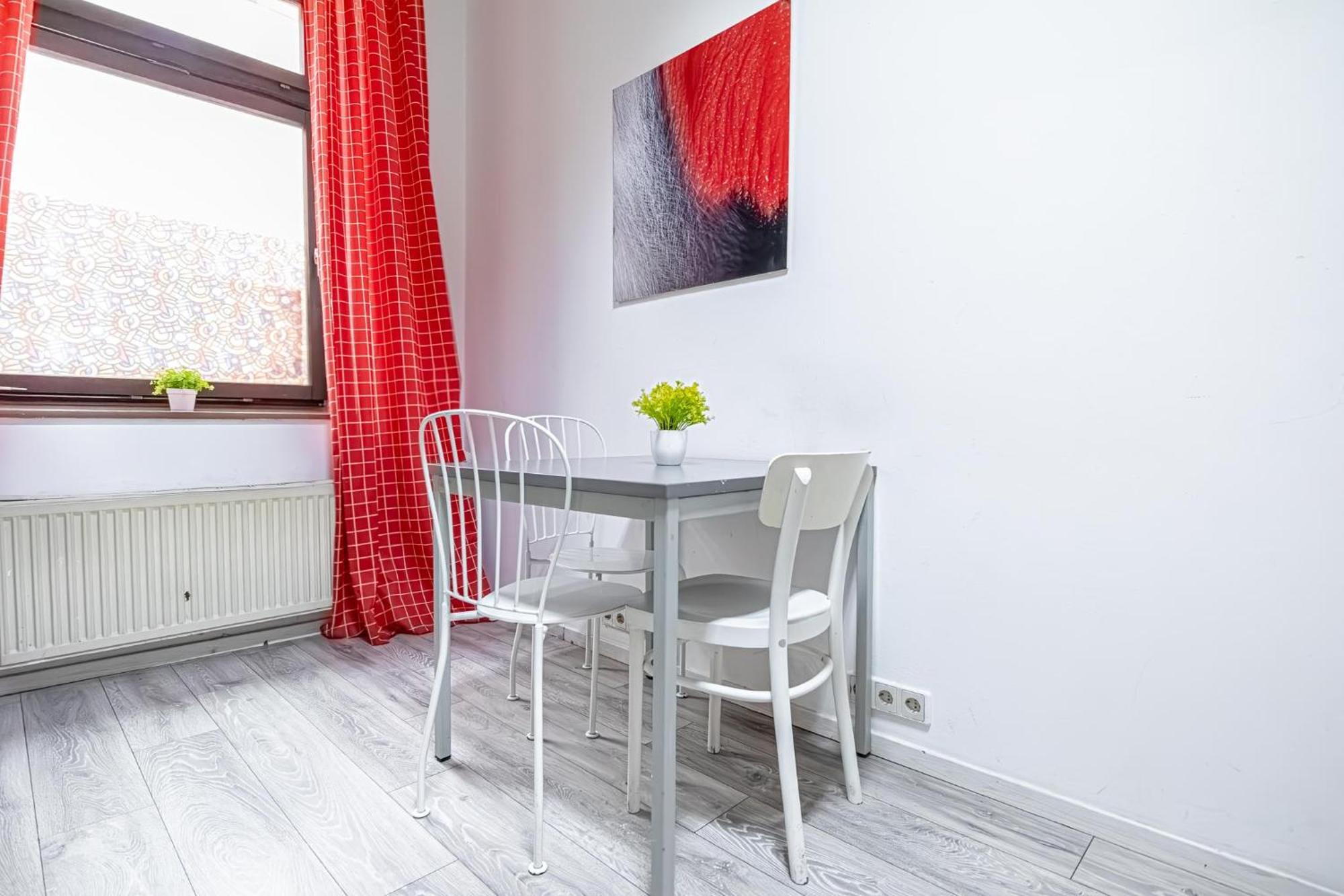 Modern Suitable For Longstays Apartment *